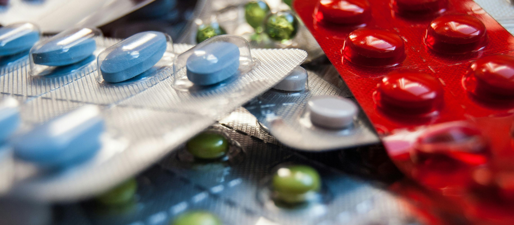 Comment commander des médicaments en ligne en toute sécurité et éviter les arnaques
